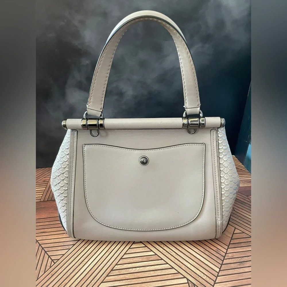 Coach Tea Rose Drifter (needs TLC) - Picture 5 of 8